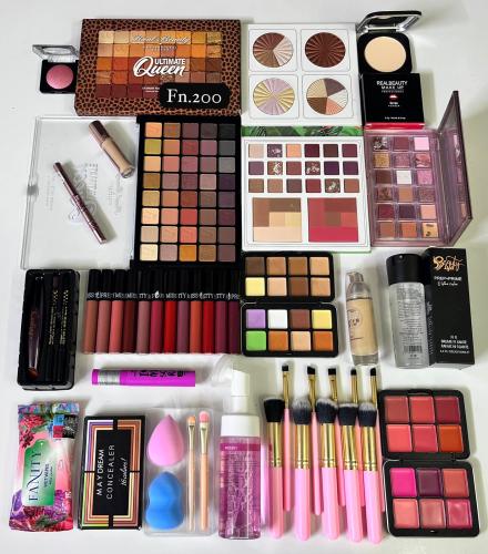 طقم مكياج كامل