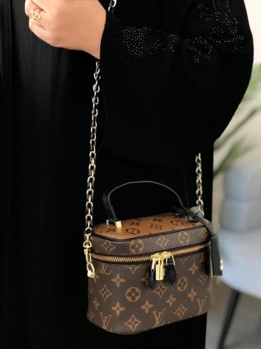 شنط نسائي ماركه لويس فيتون LUIS VINTON مع توابع الماركة