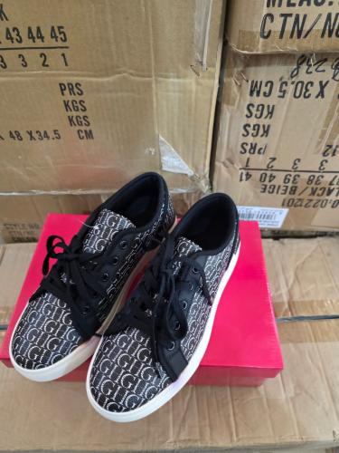 شوز سي اتش شوزات ماركة CH مع توابع الماركة