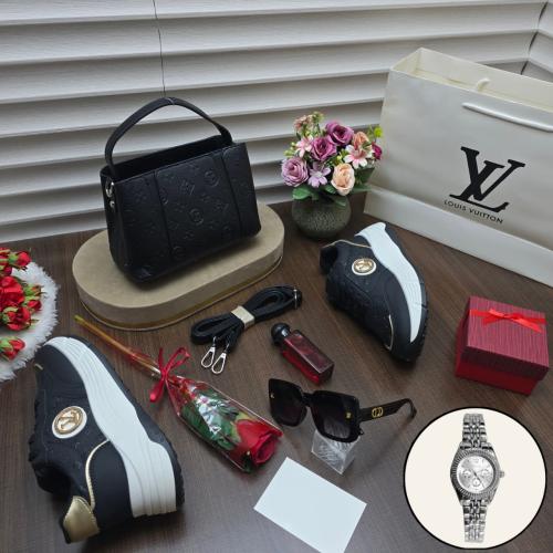 بكسات شوزات وشنط ماركة شوز وشنطه ماركة لويس فيتون LUIS VINTON مع توابع الماركة