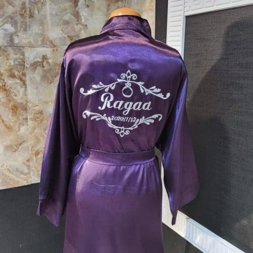 ارواب عرايس أنيقة حرير دانتيل روب عروس مع تطريز الاسم