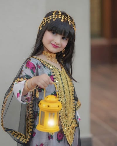 فستان شالكي بناتي بالاسم مع رطبة فساتين وازياء رمضان