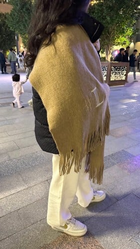 شال شتوي نسائي بالاسم تطريز حسب الطلب