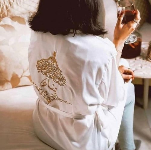 روب انيق حرير روب عروس بتطريز الاسم