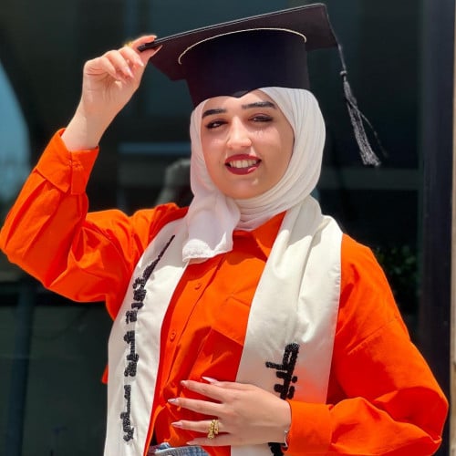 وشاح وقبعه تخرج كريب بالاسم والعبارة وسنة التخرج وشعار الدفعة