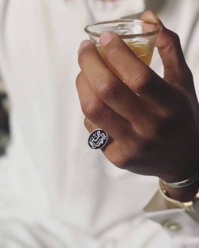 خواتم رجاليه فضة إيطالي خالص عيار 925 مع نحت الاسم والسيفين ونخلة او سادة مع حجر الاونكس الكريم او مع عقيق