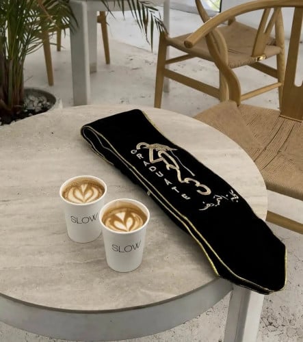 وشاح تخرج مخمل شموة بالاسم والعبارة وسنة التخرج وشعار الدفعة