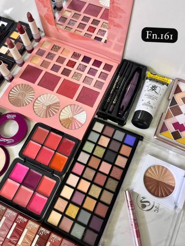 بكس مكياج ماركه أصلية