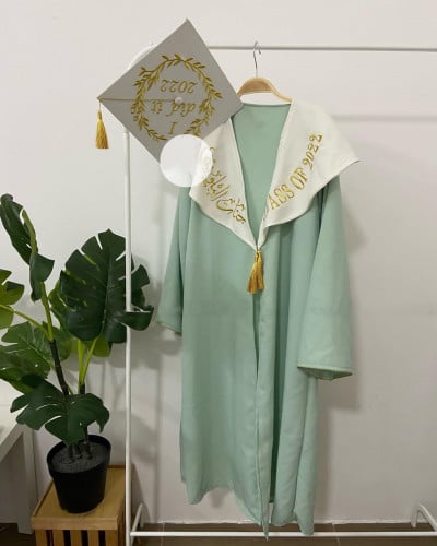 عبايه تخرج 2023 تفصيل حسب الطلب