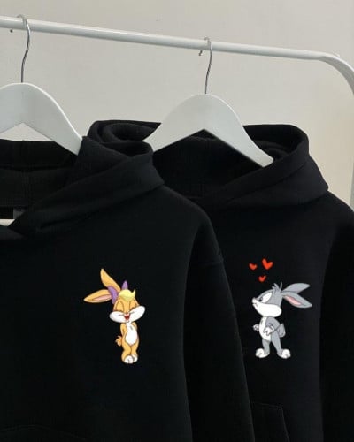 هودي شتوي بتطريز صورة رسوم متحركة وبعبارة على الكم