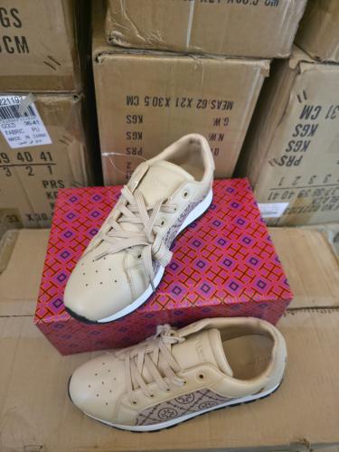 شوز توري بورش شوزات ماركة TORY BURCH مع توابع الماركة