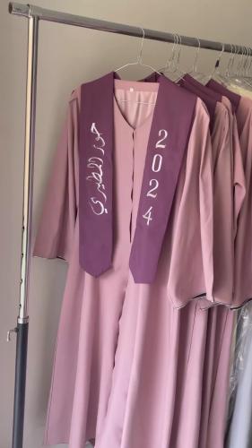 عباية تخرج 2024 بالاسم والعبارة وسنة التخرج وشعار الدفعة