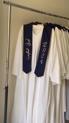 عباية تخرج 2024 بالاسم والعبارة وسنة التخرج وشعار الدفعة