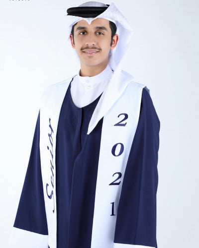 روب تخرج رجالي 2023 قماش كريب بالاسم والعبارة وسنة...
