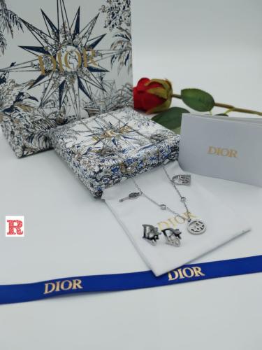 سلسال مع حلق ماركة  نسائي مع توابع الماركة