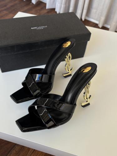 كعب شانيل كعب ماركة CHANNEL مع توابع الماركة