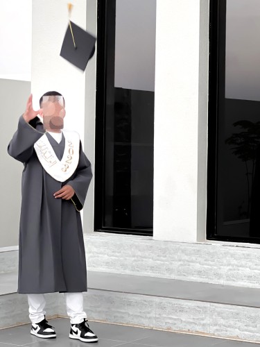 عبايات تخرج 2024 تفصيل العباية و تطريز الوشاح والق...