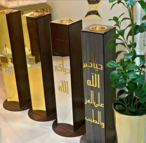 تصميم الاسماء حسب الطلب  خامه خشبيه درجة اولى  مقاوم للحراره  مغطى بال