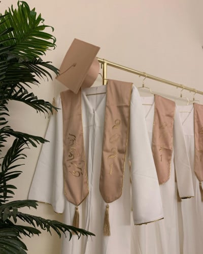 عبايه تخرج 2023 تفصيل حسب الطلب