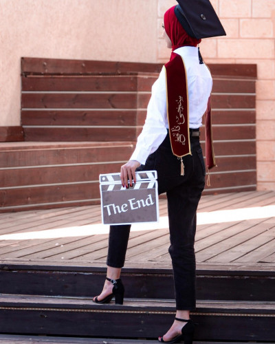 وشاح وقبعه تخرج كريب بالاسم والعبارة وسنة التخرج وشعار الدفعة