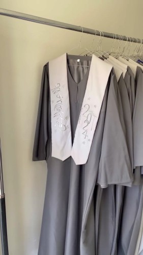 عباية تخرج 2024 بالاسم والعبارة وسنة التخرج وشعار الدفعة