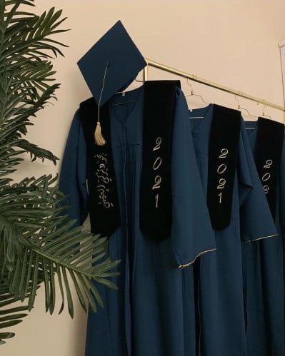 عباية تخرج بالاسم تفصيل حسب الطلب جمله قطاعي