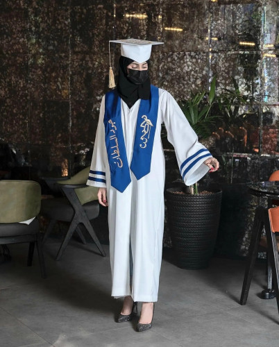 عباية تخرج 2023 بالاسم تفصيل حسب الطلب قماش كريب