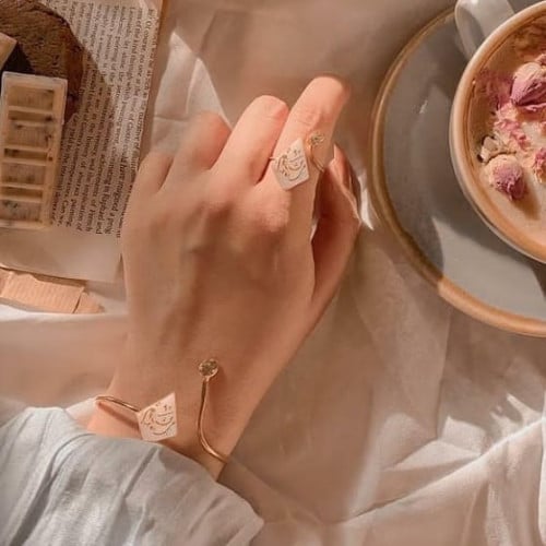 اسوارة وخاتم مع حجر كريم او مع لؤلؤ بتصميم حسب الط...