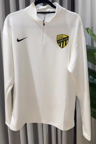 سويتر بشعار نادي العميد