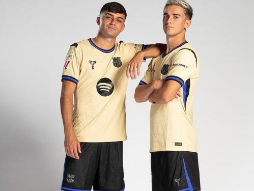 طقم برشلونة  الجديد الاحتياطي