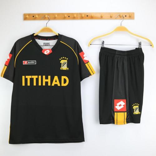 الطقم التاريخي 2005 الاسود