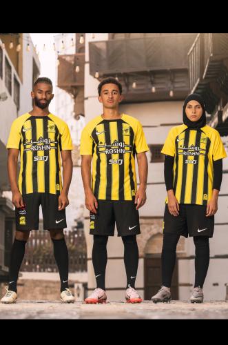 تيشيرت 2025 الاساسي