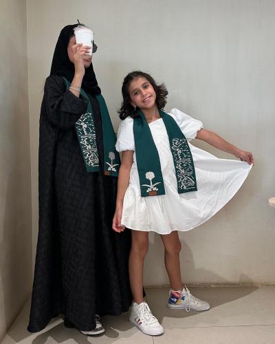 شال اليوم الوطني السعودي للأولاد والبنات