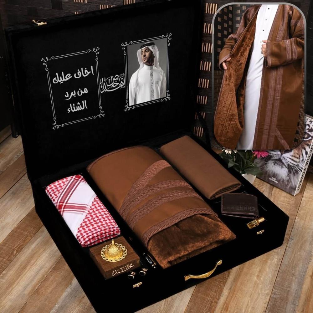 افكار هدايا رجالية شتوية مع فروة وشماغ وقماش