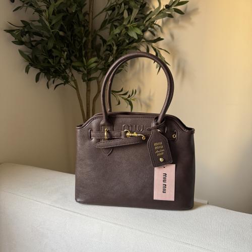 Miumiu Aventure- chocolate M