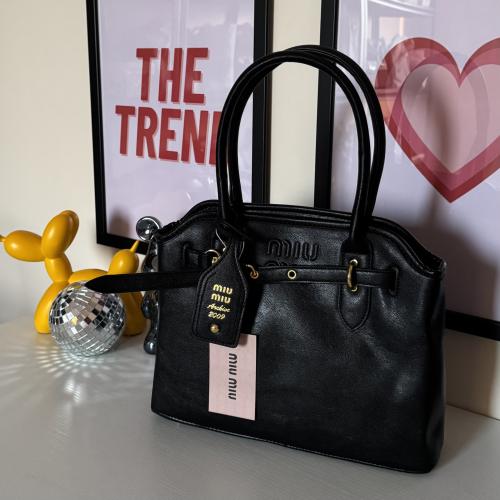 Miumiu Aventure- Black M