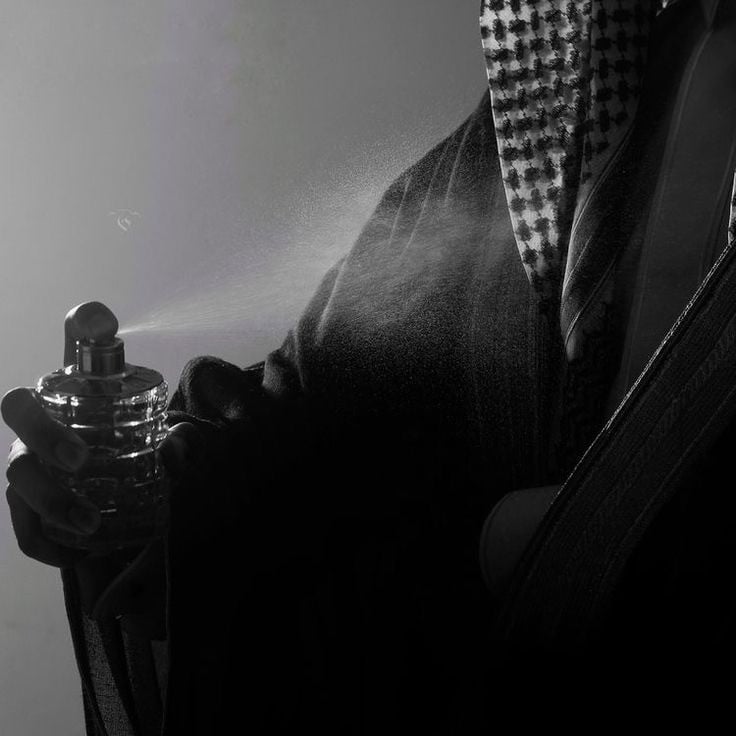 استكشف أفضل تركيبات العطور الرجالي: الدليل لعطرك المثالي