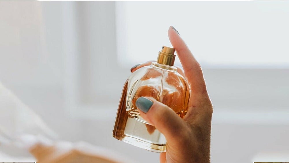 أفضل عطر عود ينبض بالأناقة والتراث: الفخامة الشرقية
