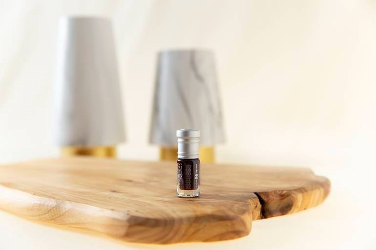 كيف تعرف دهن العود الأصلي؟