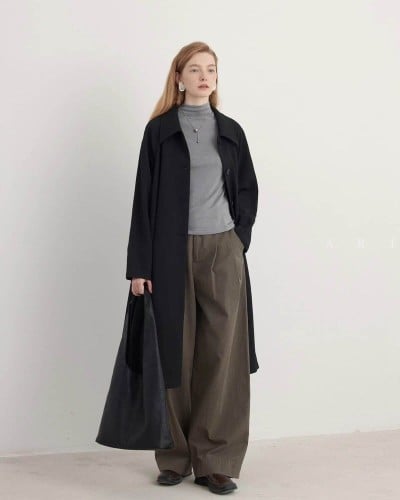 Women's coat in black