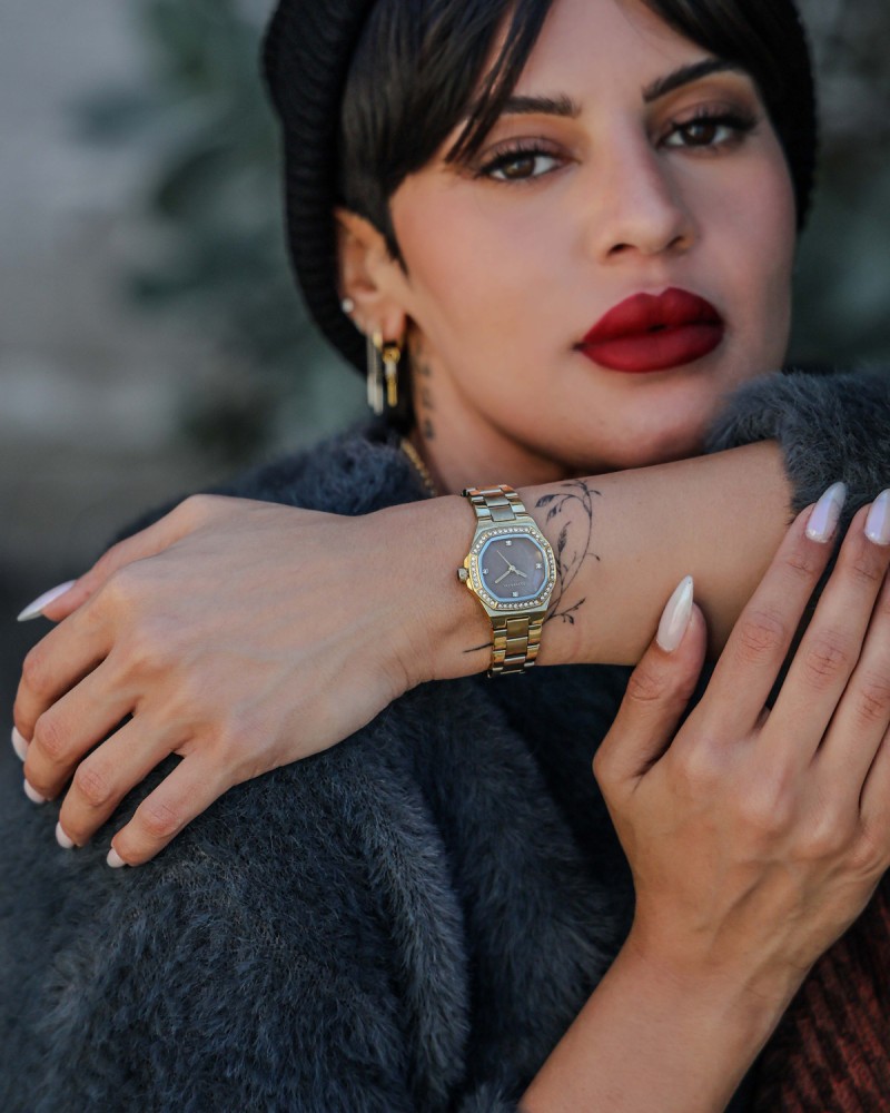 Women's steel watch in gold color from Al-Fay