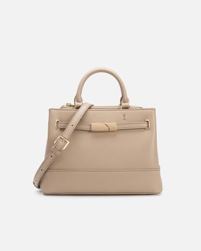 Classic women's bag in light brown
