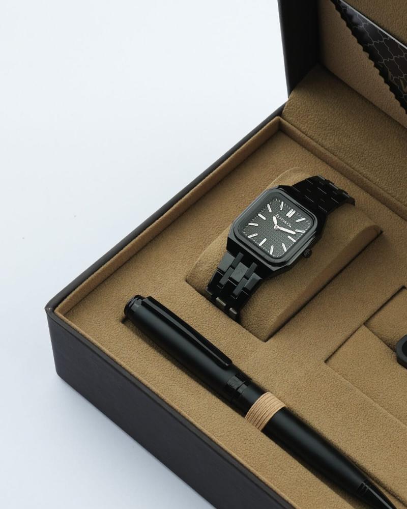 A distinctive men's gift from V&Co in black