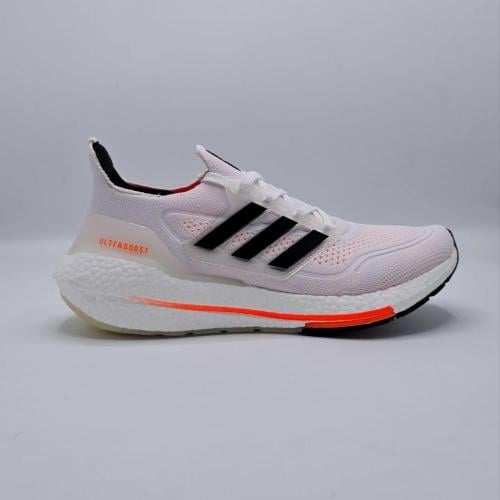 حذاء الترا بوست adidas