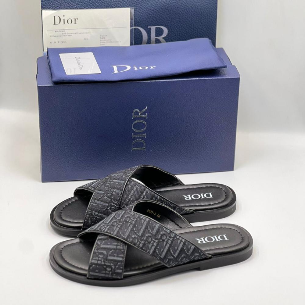 صنادلDior