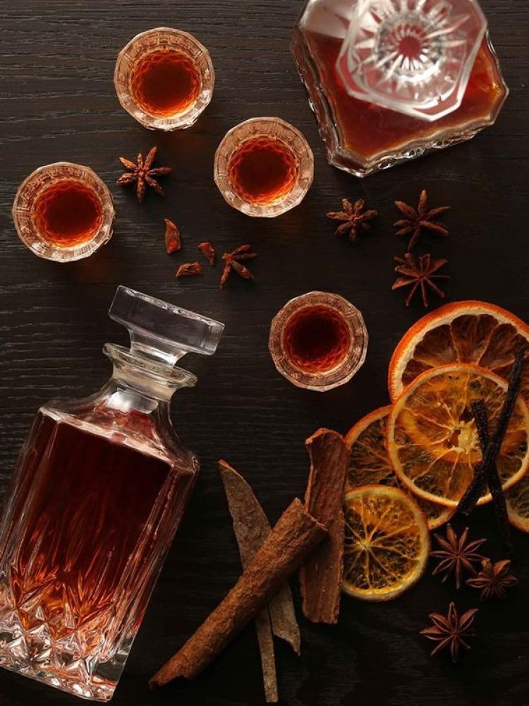 الفرق بين العطور الفرنسية الأصلية والتقليد