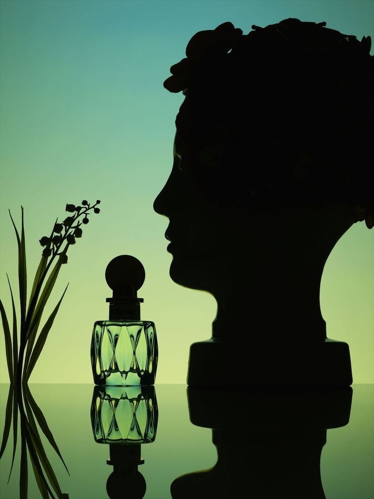 أفخم عطر نسائي: دليل شامل لاختيار العطر المثالي لكل امرأة