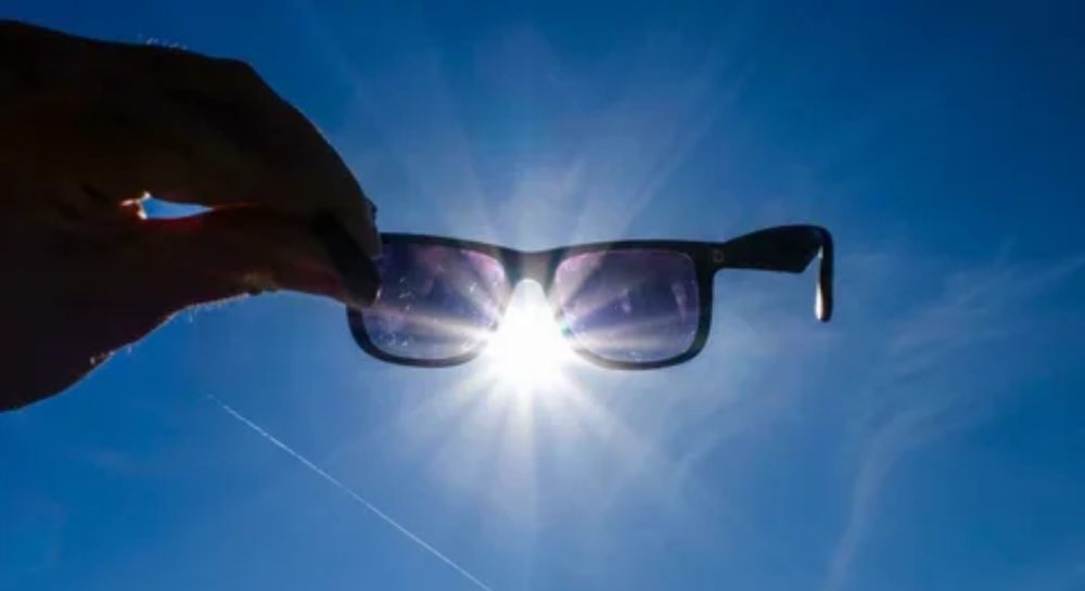 كيف تختار نظارات شمسية أصلية تحمي من الأشعة فوق البنفسجية؟