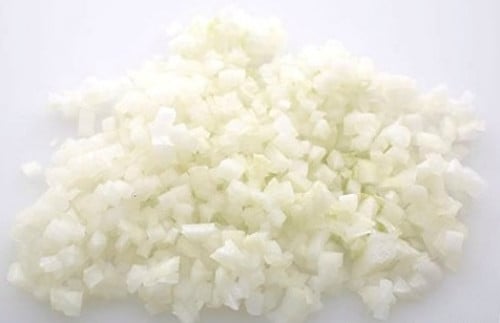 كيس بصل أبيض مكعبات صغيرة (500جم)