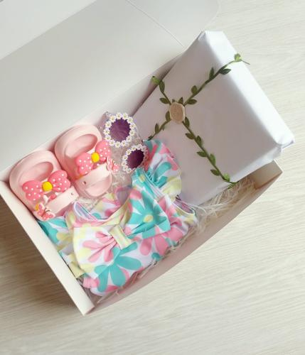مايوه مع ربطة شعر